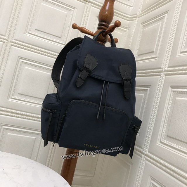 Burberry專門店新款大號The Rucksack軍旅背包 巴寶莉男士雙肩背包大書包 yxb1143
